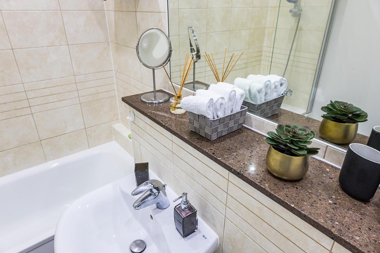 לונדון Bow Wharf Apartments מראה חיצוני תמונה